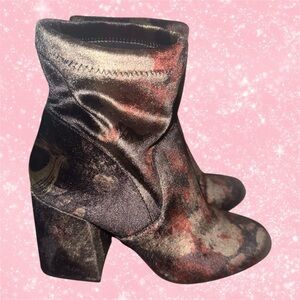 A New Day Floral Velour Tapestry Heeled Ankle Boots 🥀